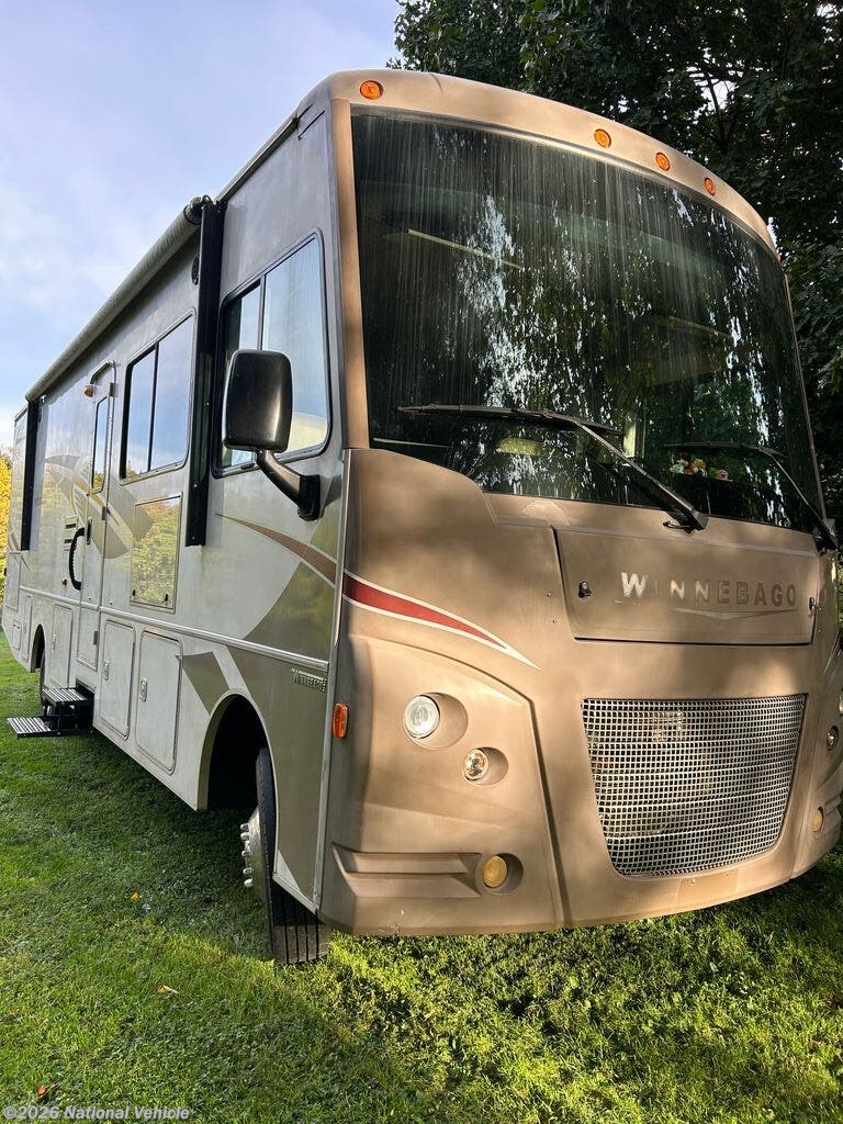 Used 2016  Winnebago Vista 31BE by Winnebago from National Vehicle in Northampton, PA