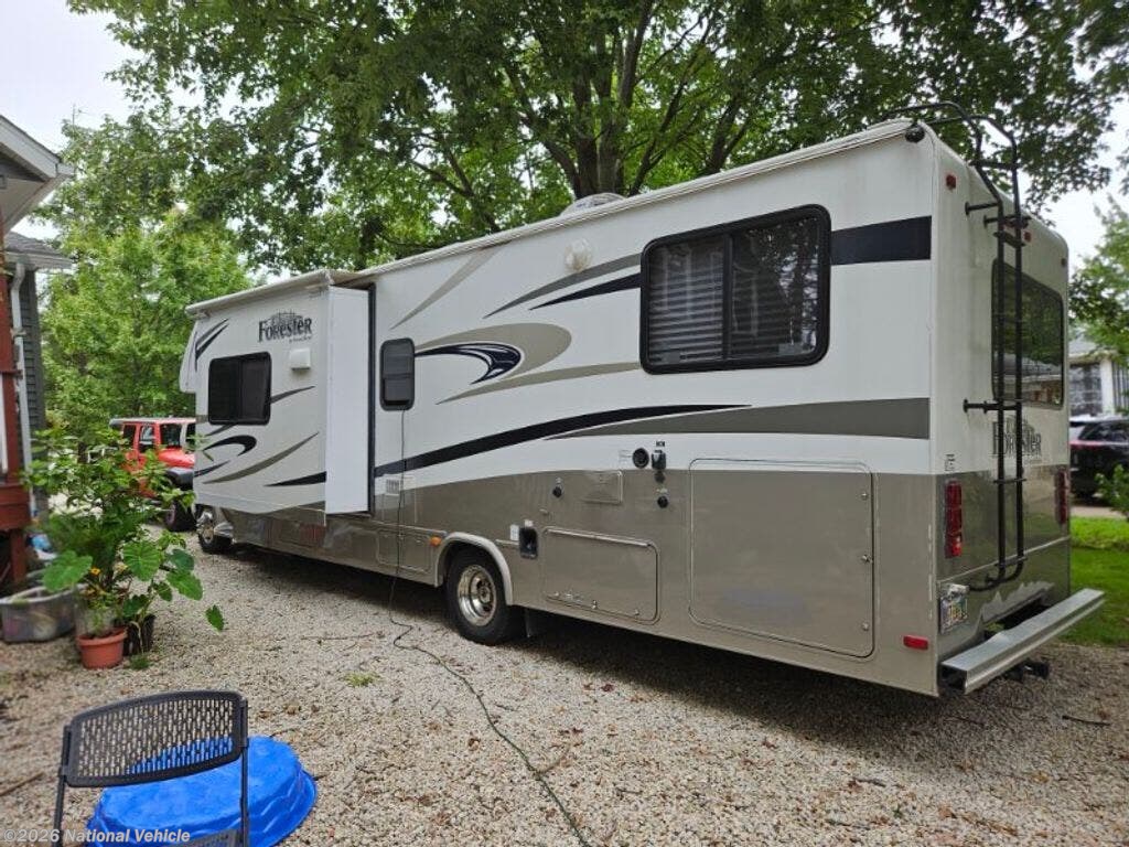 Used 2015  Forest River Forester 3171DS by Forest River from National Vehicle in Seven Hills, OH