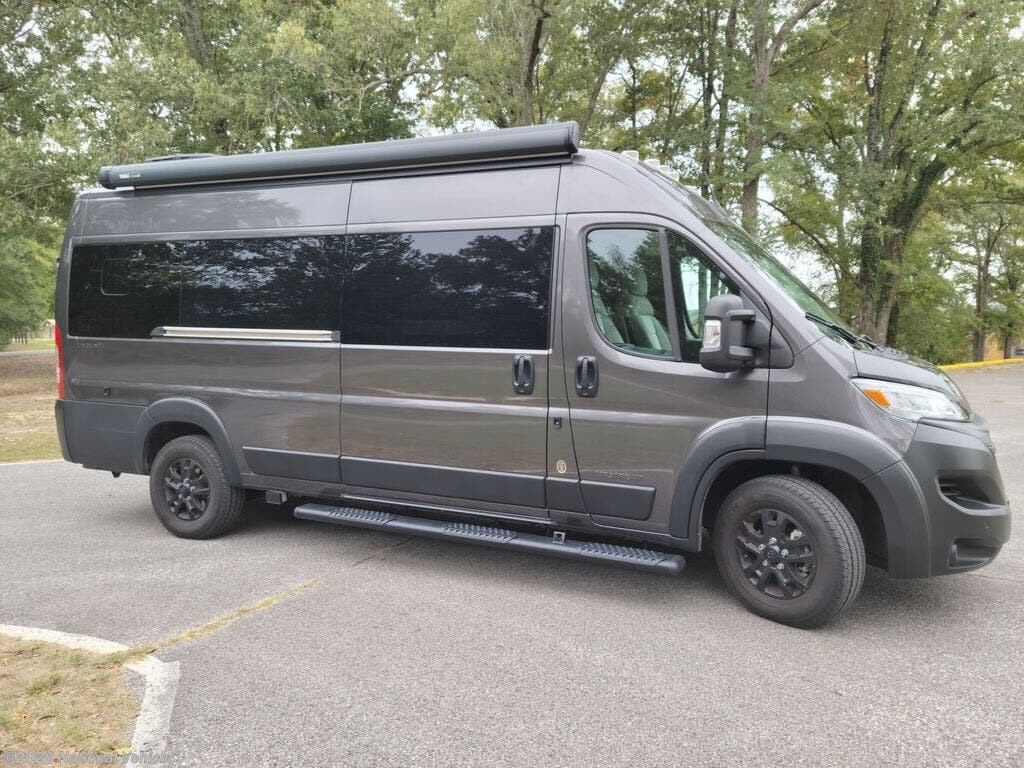 Used 2025  Airstream Rangeline  by Airstream from National Vehicle in Memphis, TN