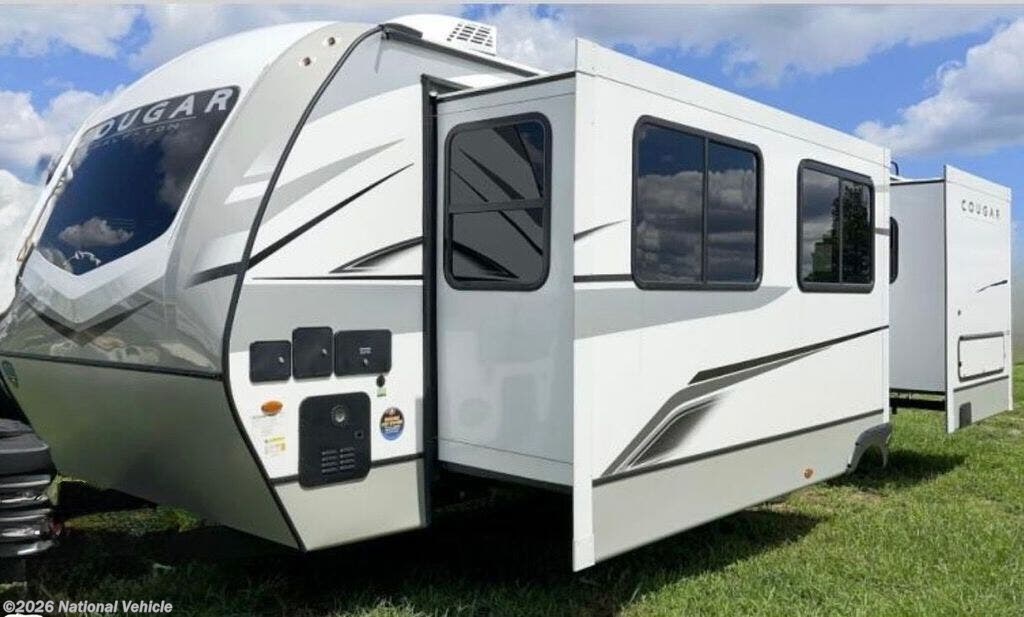 Used 2025  Keystone Cougar Half-Ton 25FKD by Keystone from National Vehicle in Aurora, CO