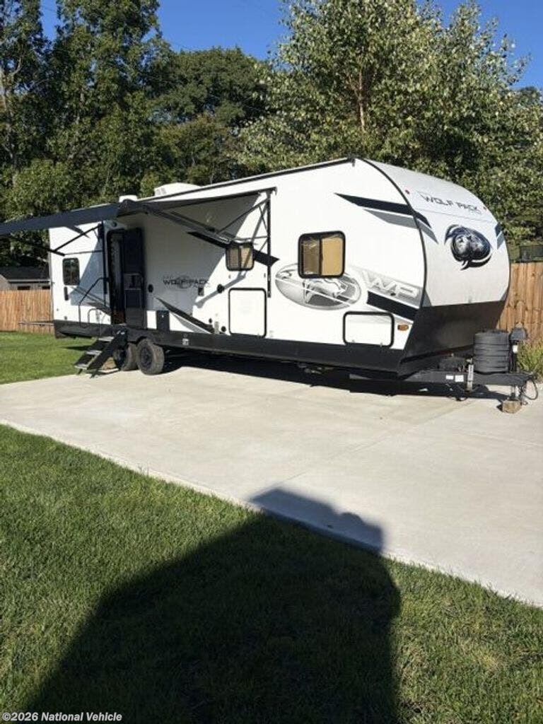 Used 2024  Forest River Cherokee Wolf Pack 27Pack10 by Forest River from National Vehicle in Uniontown, OH