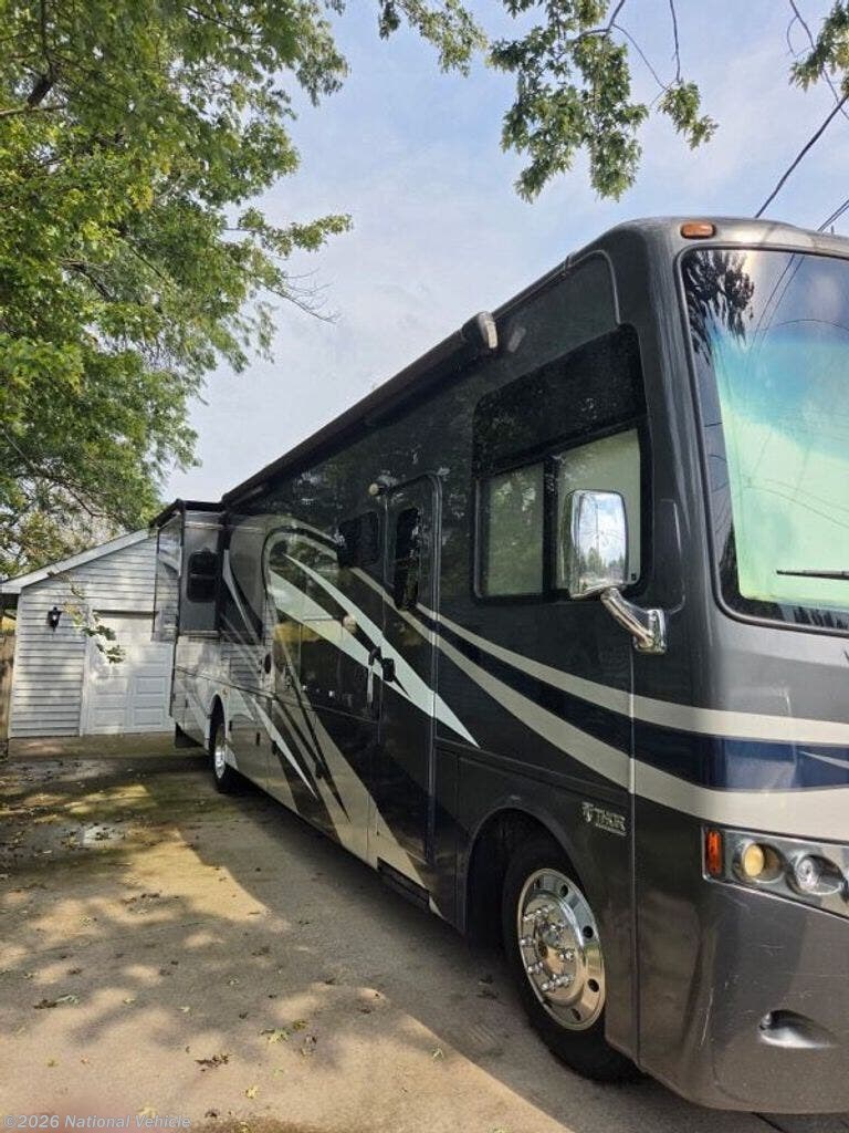 Used 2016  Thor Motor Coach Miramar 34.1 by Thor Motor Coach from National Vehicle in Lowell, IN