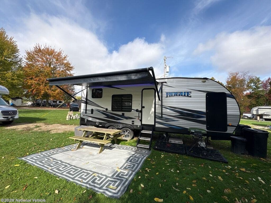 Used 2020  Forest River Vengeance Rogue 21V by Forest River from National Vehicle in Andover, OH