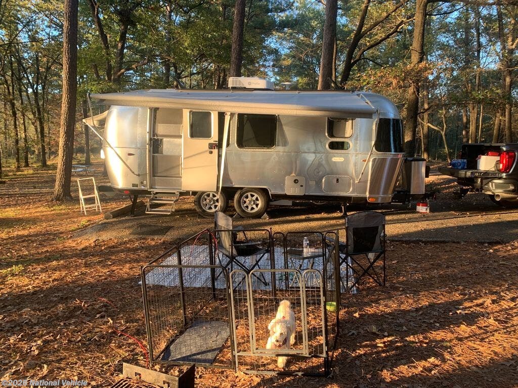 Used 2024  Airstream Flying Cloud 23FB Twin by Airstream from National Vehicle in Fort Worth, TX