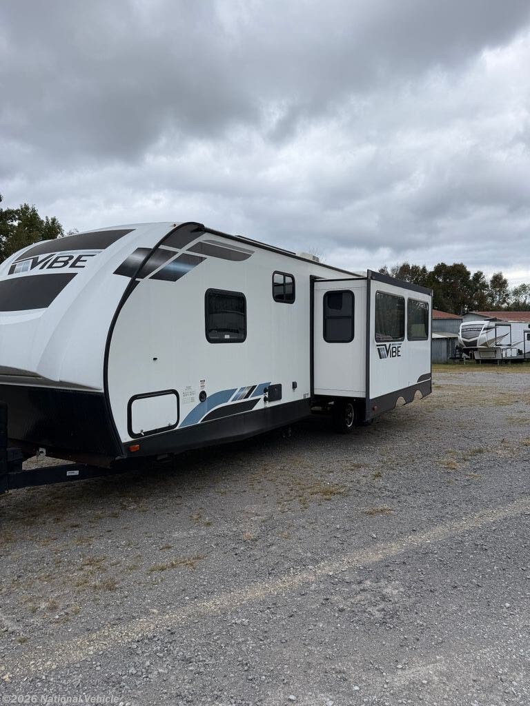Used 2021  Forest River Vibe 28BH by Forest River from National Vehicle in Mt. Juliet, TN
