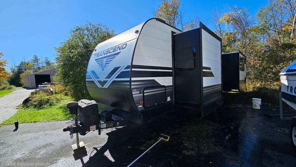 Used 2019  Grand Design Transcend 30MKS by Grand Design from National Vehicle in Buffalo, NY
