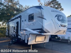  New 2022 Cherokee  ARCTIC WOLF 321BH available in Jacksonville, Florida