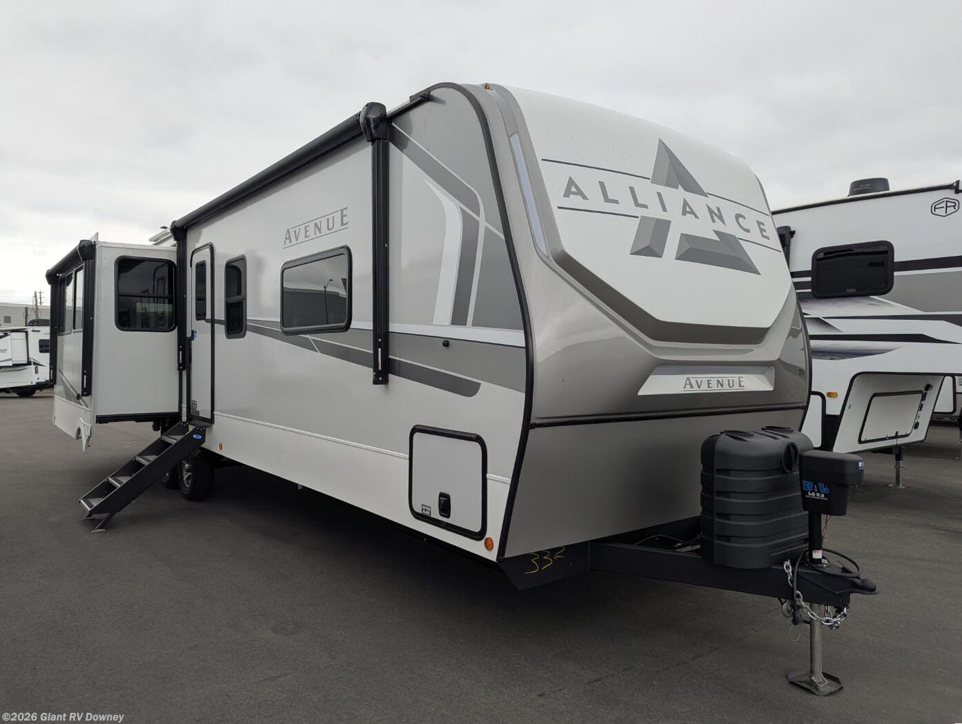 New 2025 Alliance RV Avenue 332RL available in Downey, California