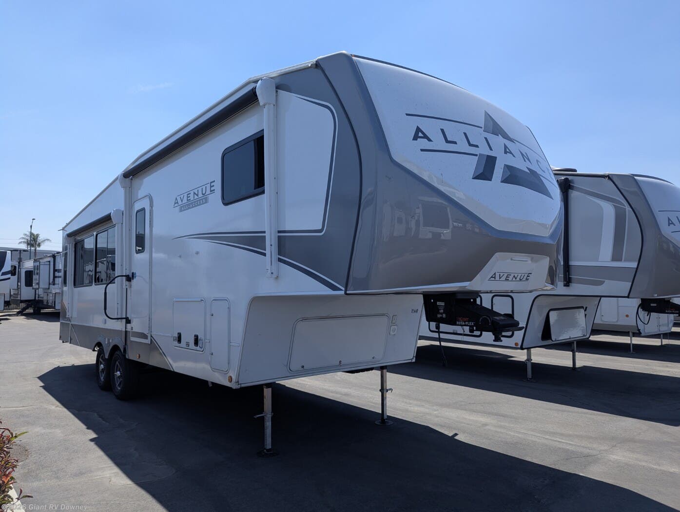 New 2026 Alliance RV Avenue All-Access Series 29RL available in Downey, California