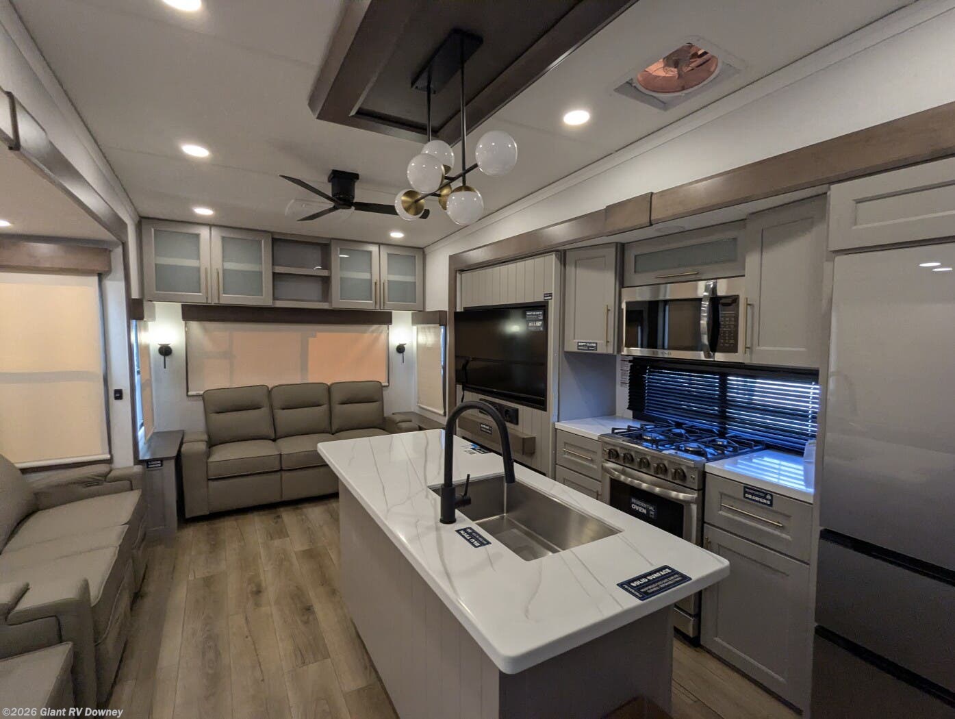 New 2026 Alliance RV Paradigm 310RL available in Downey, California