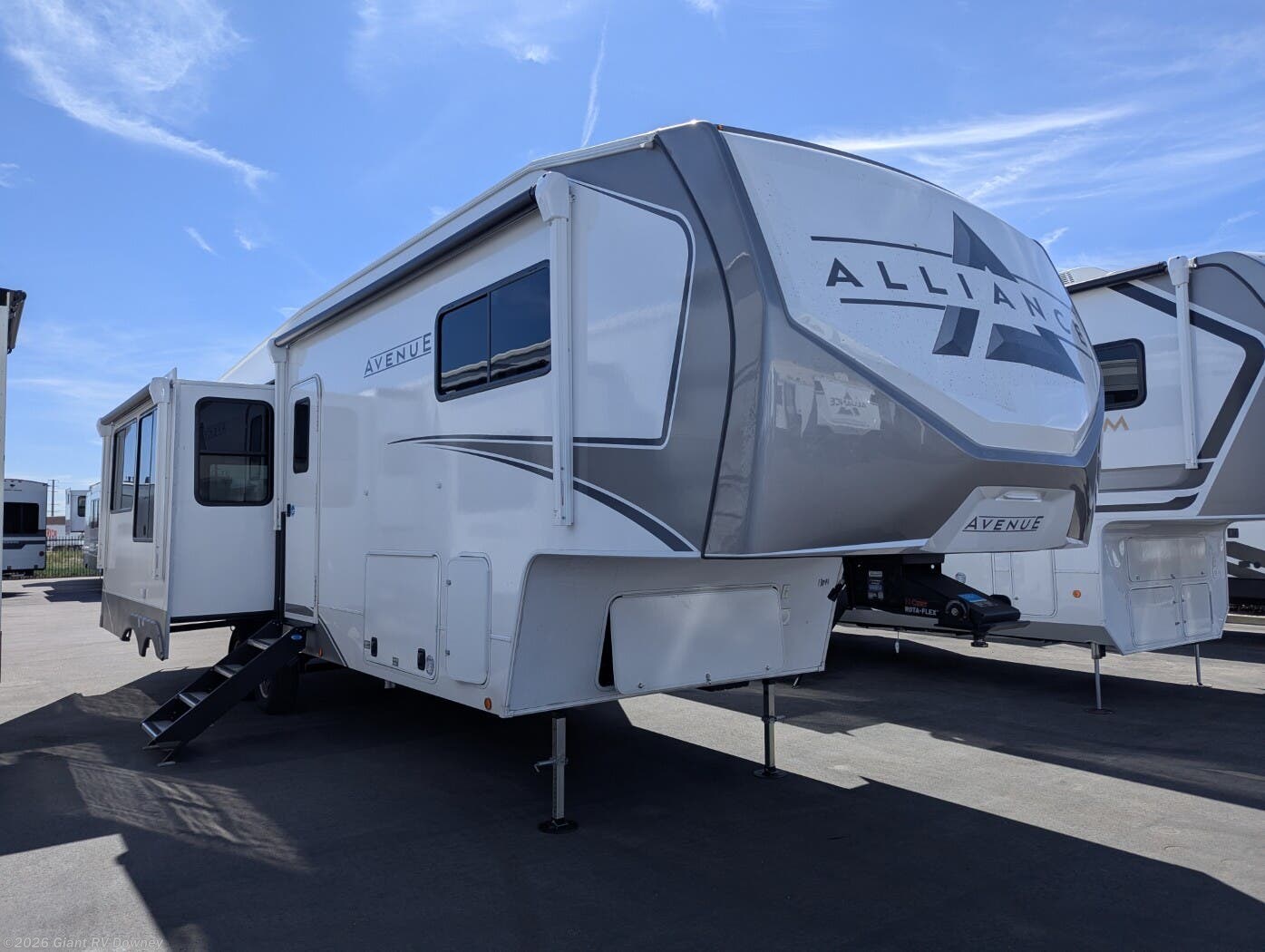 New 2026 Alliance RV Avenue 32RLS available in Downey, California