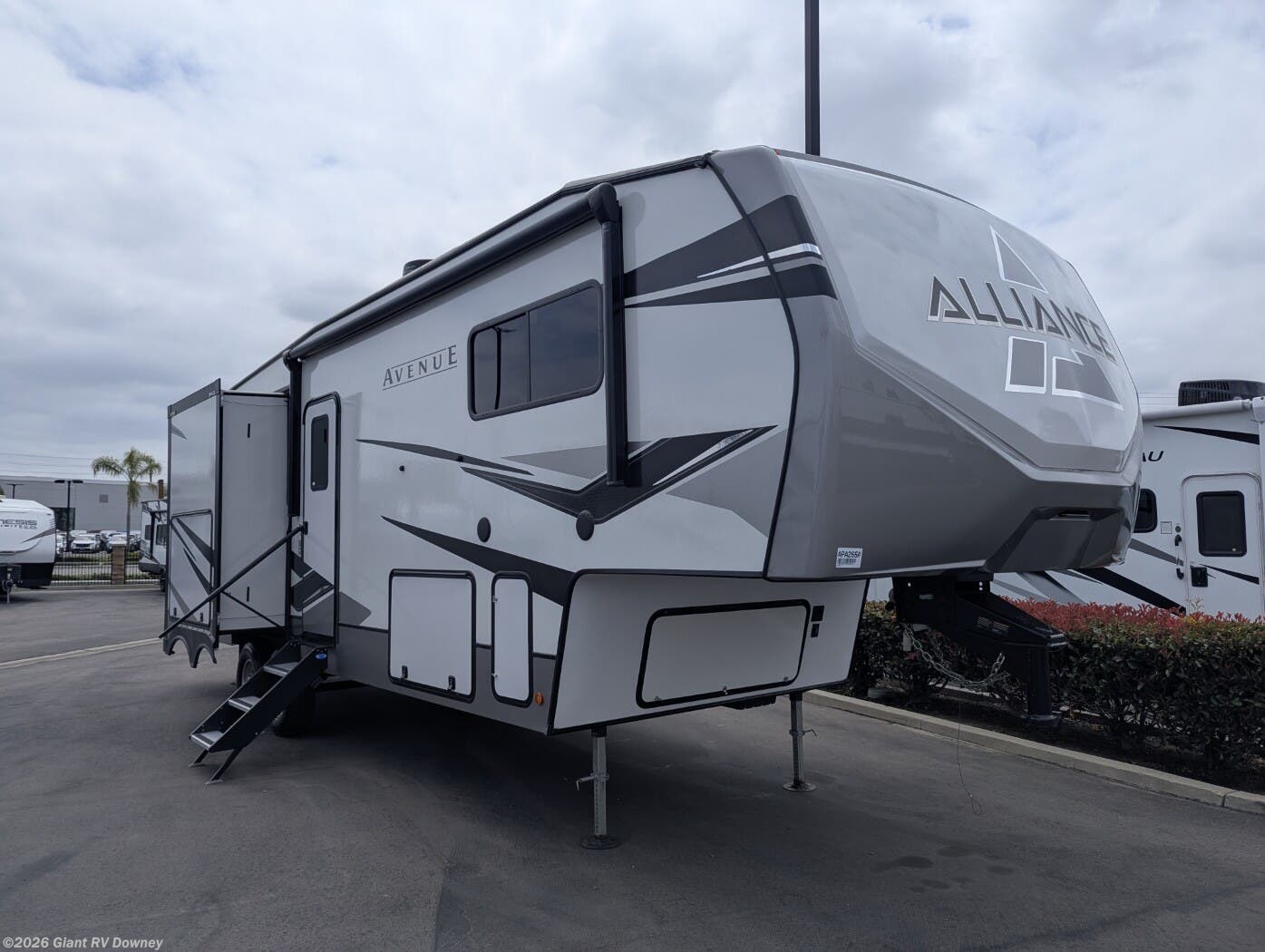 Used 2023 Alliance RV Avenue 33RKS available in Downey, California
