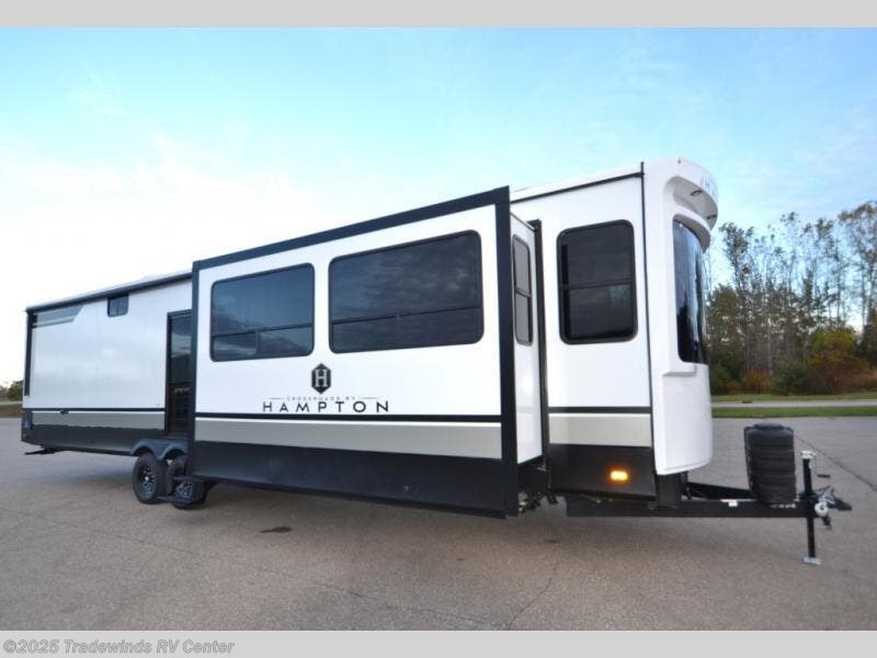 New 2026 CrossRoads Hampton 372FDB available in Clio, Michigan