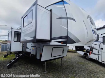 New 2022 Forest River Cherokee Arctic Wolf 3990SUITE available in Puyallup, Washington