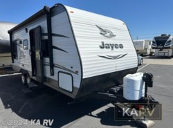 Used 2017 Jayco Jay Flight SLX 212QBW available in Desert Hot Springs, California