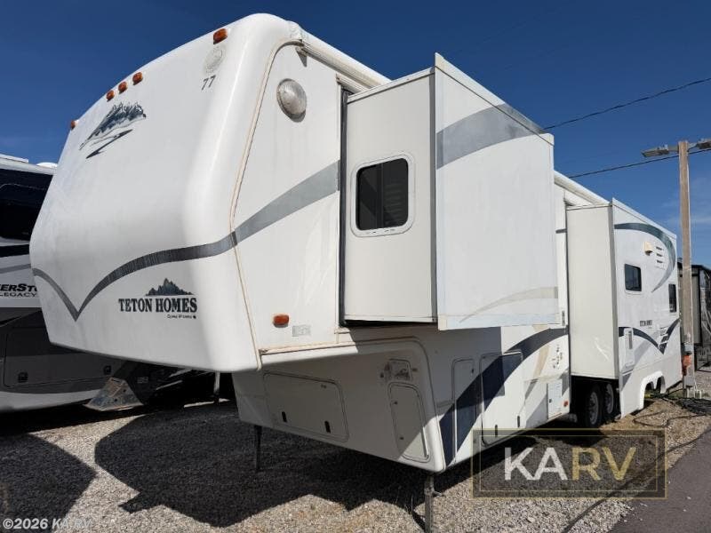Used 2003 Teton Homes Experience 33' Sunrise XT3 available in Desert Hot Springs, California
