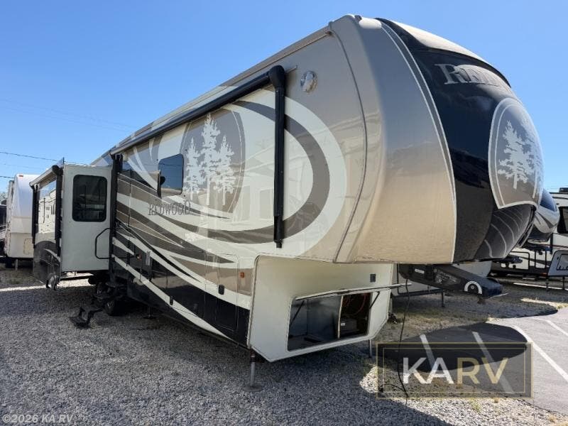 Used 2015 Redwood RV Redwood 39MB available in Desert Hot Springs, California
