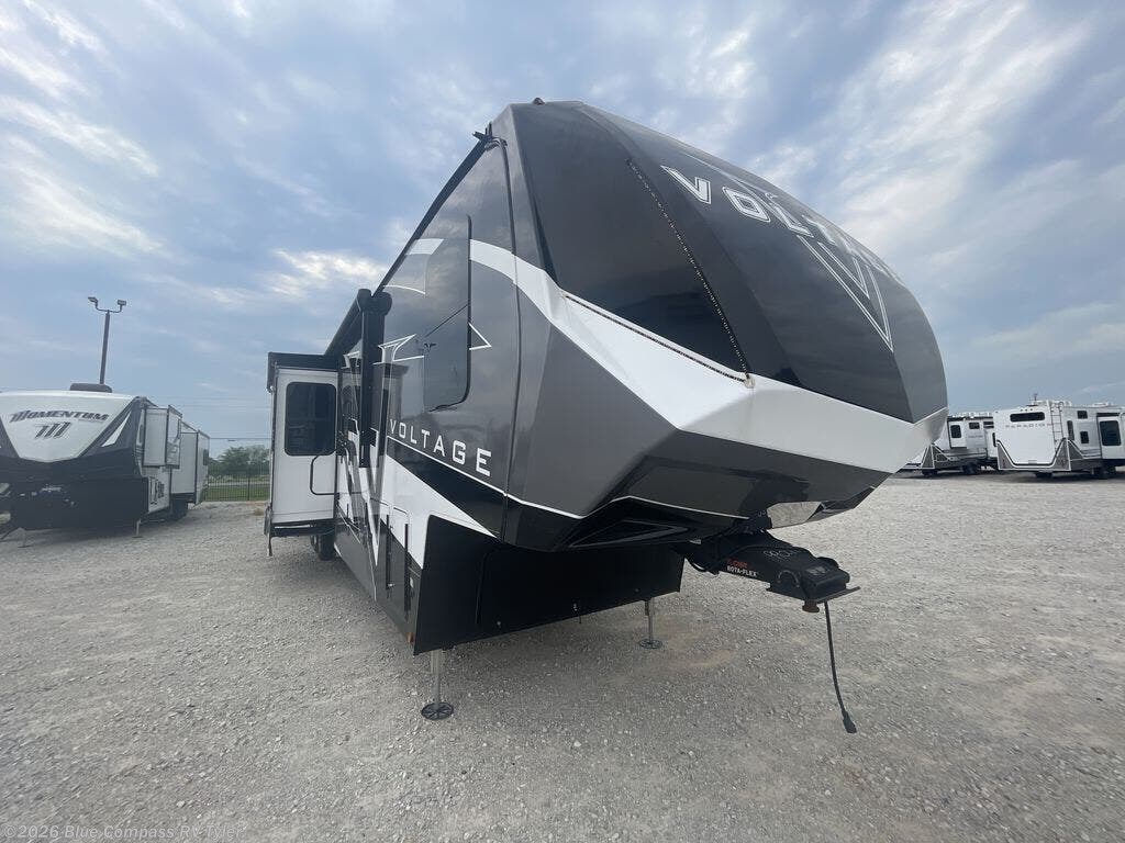 New 2025 Dutchmen Voltage 4225 available in Tyler, Texas