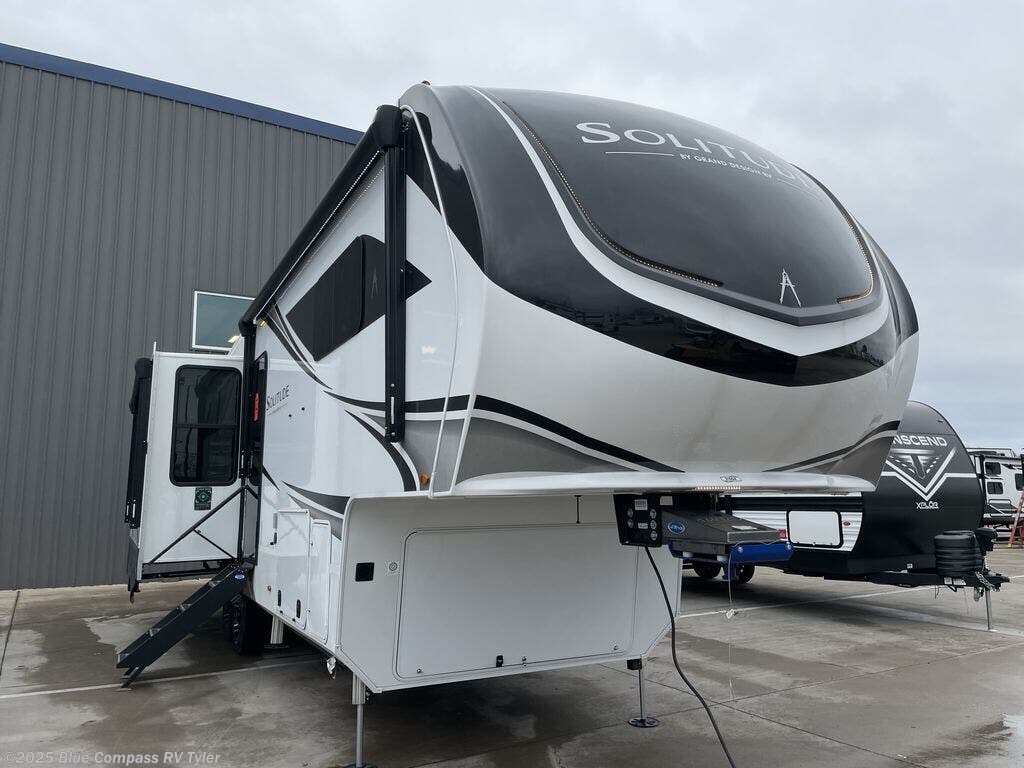 New 2025 Grand Design Solitude 310GK available in Tyler, Texas