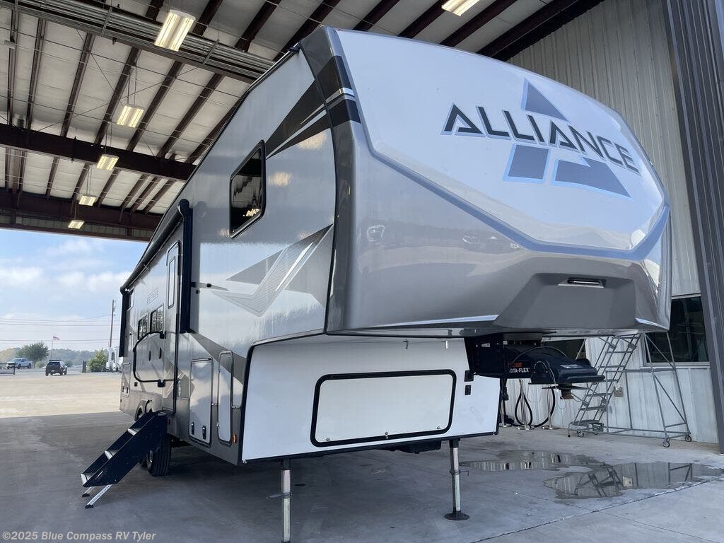Used 2023 Alliance RV Avenue 31BHS available in Tyler, Texas