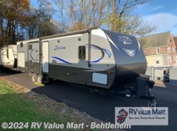  Used 2017 CrossRoads Zinger ZR33BH available in Bath, Pennsylvania