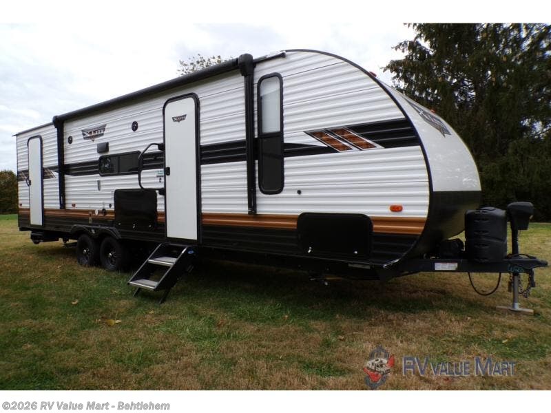 Used 2023 Forest River Wildwood X-Lite 263BHXL available in Bath, Pennsylvania