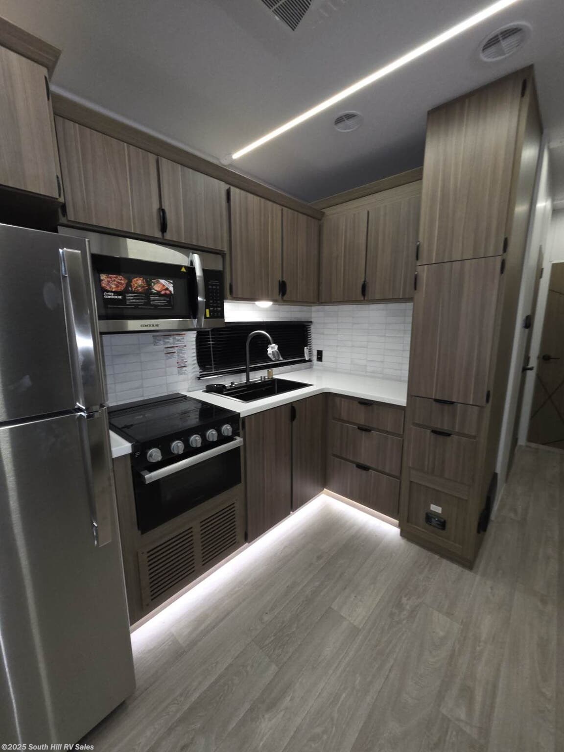 New 2026 Forest River Salem Villa 353FLFB available in Yelm, Washington