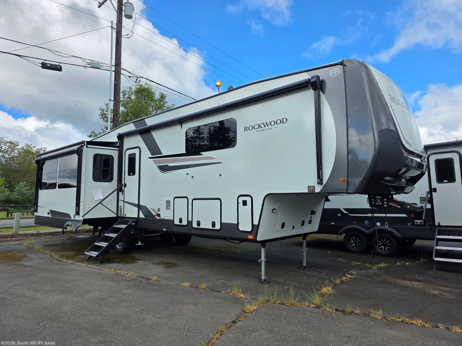 New 2026 Forest River Rockwood Signature 401SFB available in Yelm, Washington