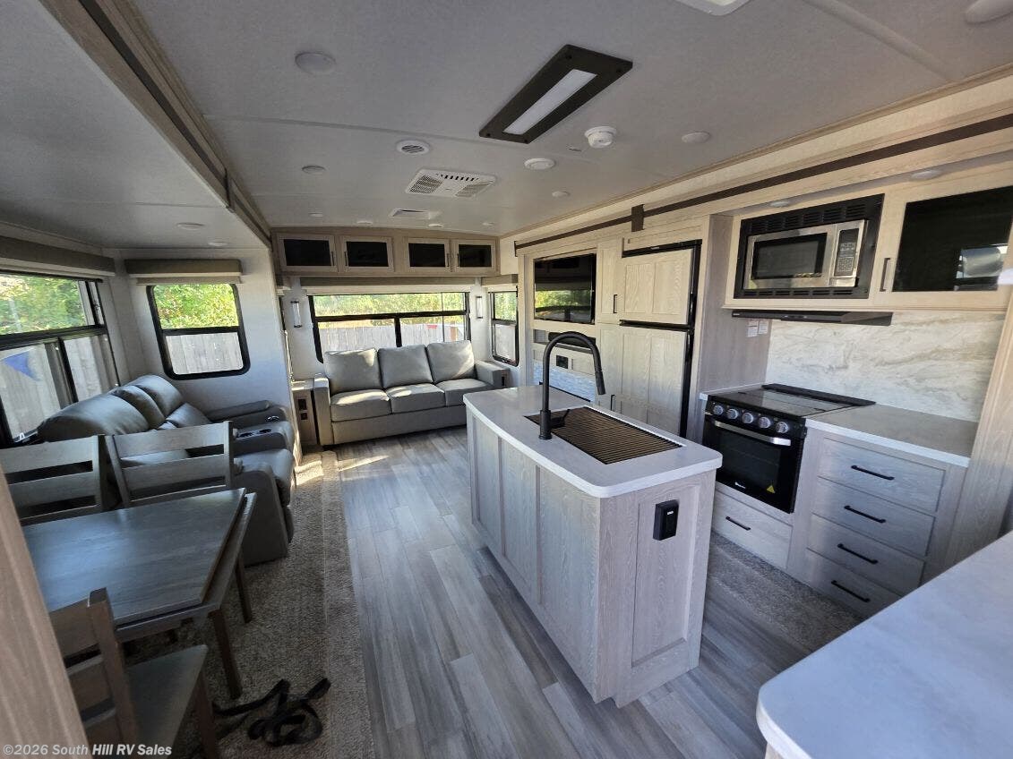 Used 2021 Forest River Rockwood Signature 8337RL available in Yelm, Washington