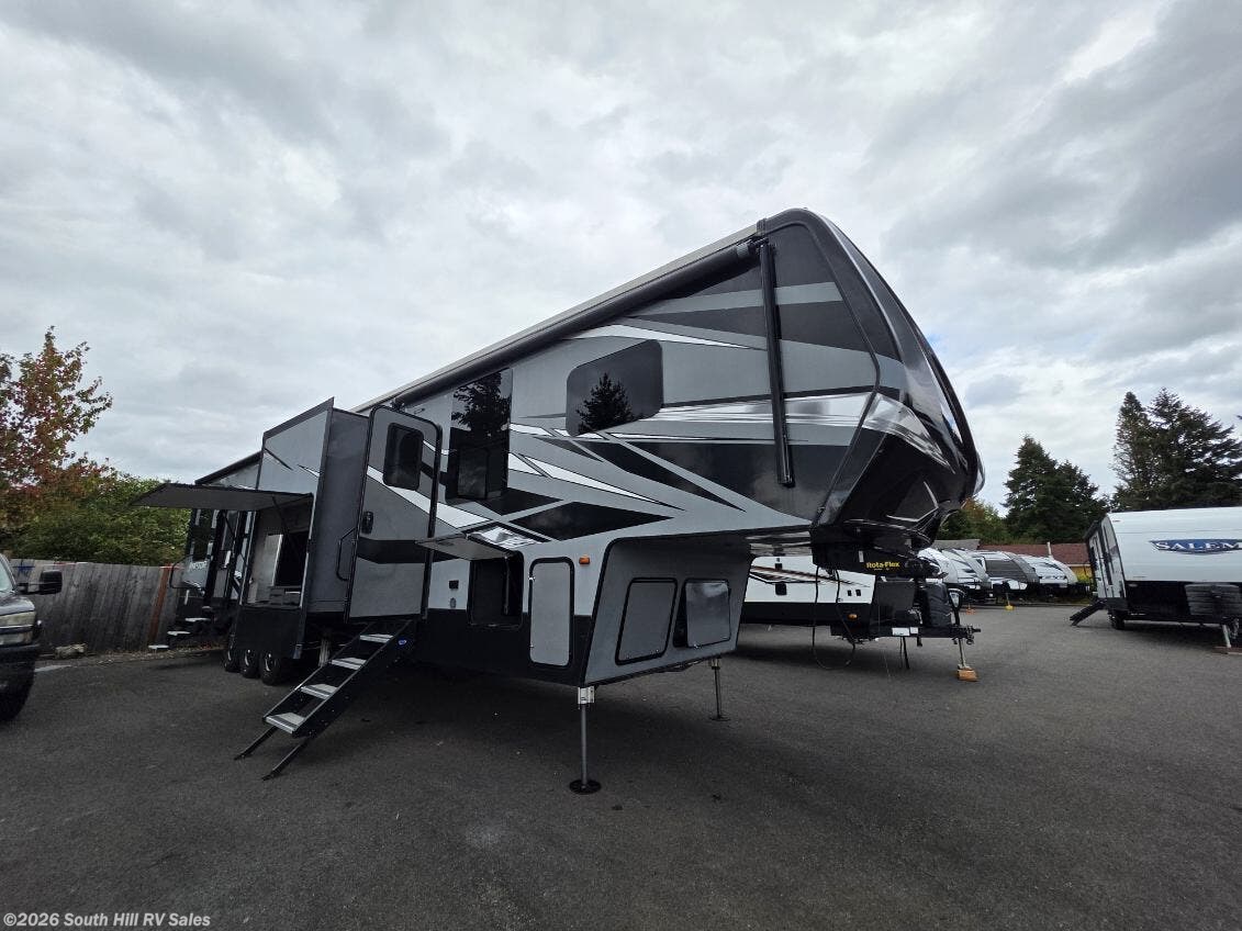 Used 2020  Keystone Raptor 423 by Keystone from South Hill RV Sales in Yelm, WA