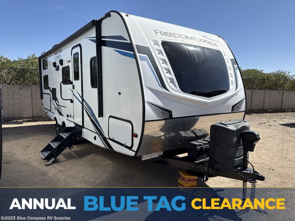 Used 2022 Coachmen Freedom Express Ultra Lite 257BHS available in Surprise, Arizona