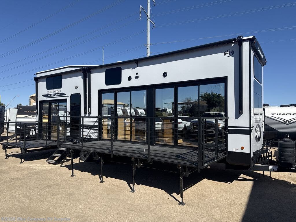 New 2026 Forest River Cherokee Timberwolf Black Label 27MDKBL available in Surprise, Arizona