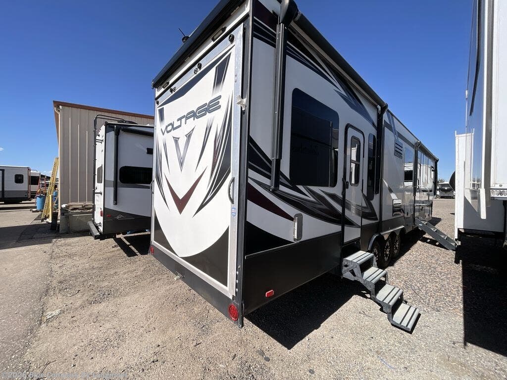 Used 2018 Dutchmen Voltage EPIC 3970 available in Longmont, Colorado