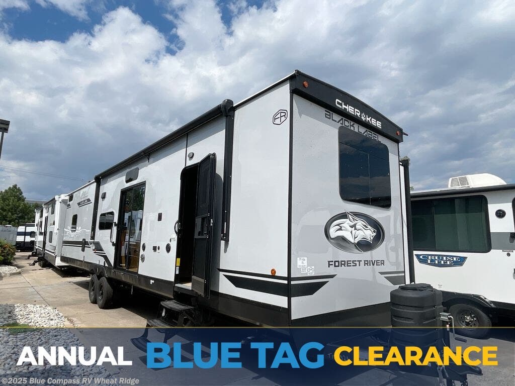 New 2026 Forest River Cherokee Timberwolf Black Label 39HBABL available in Wheat Ridge, Colorado