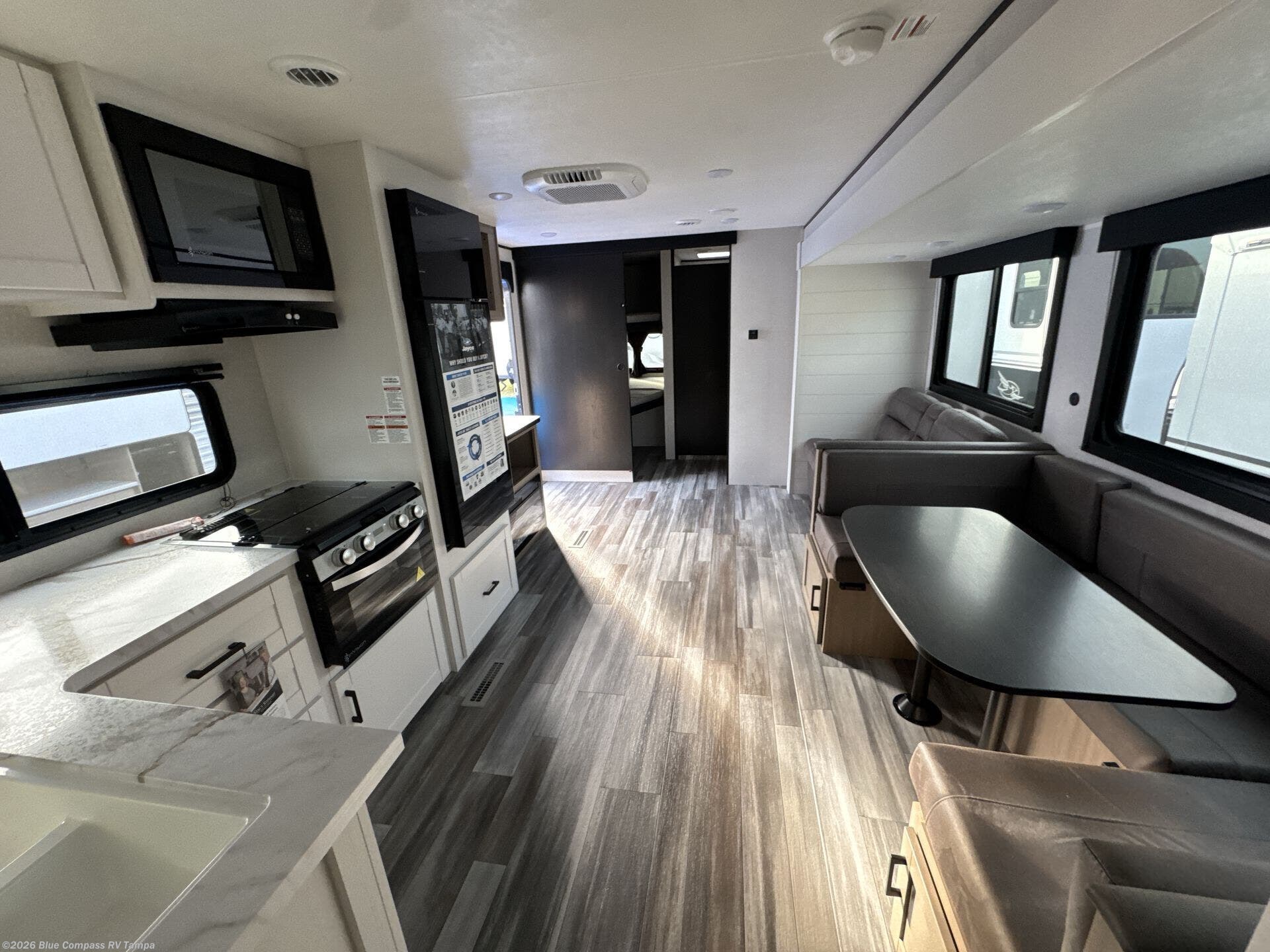 New 2026 Jayco Jay Flight SLX 330TBS available in Dover, Florida