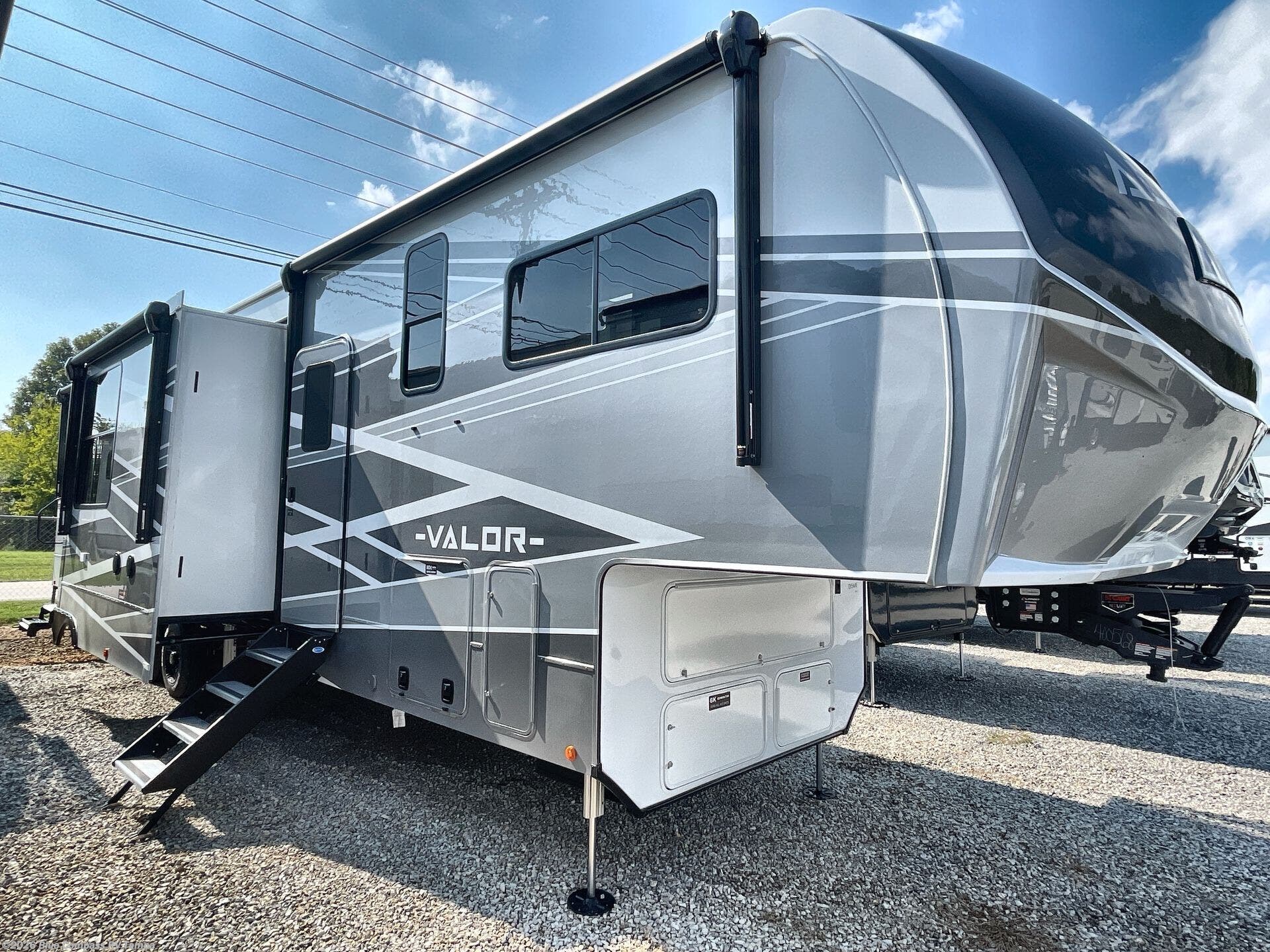 New 2026 Alliance RV Valor 44V14 available in Dover, Florida