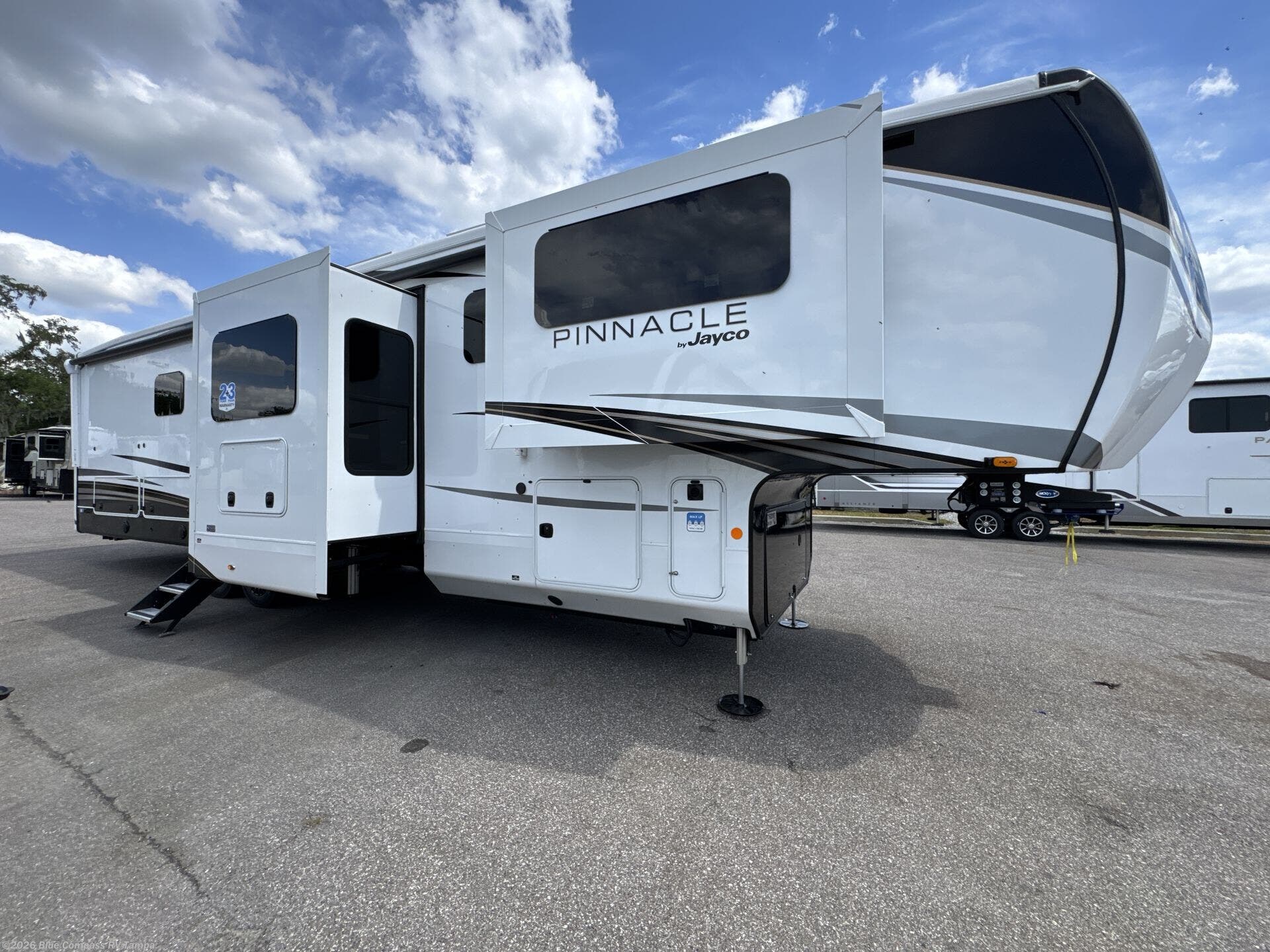 New 2026 Jayco Pinnacle 39FLOK available in Dover, Florida