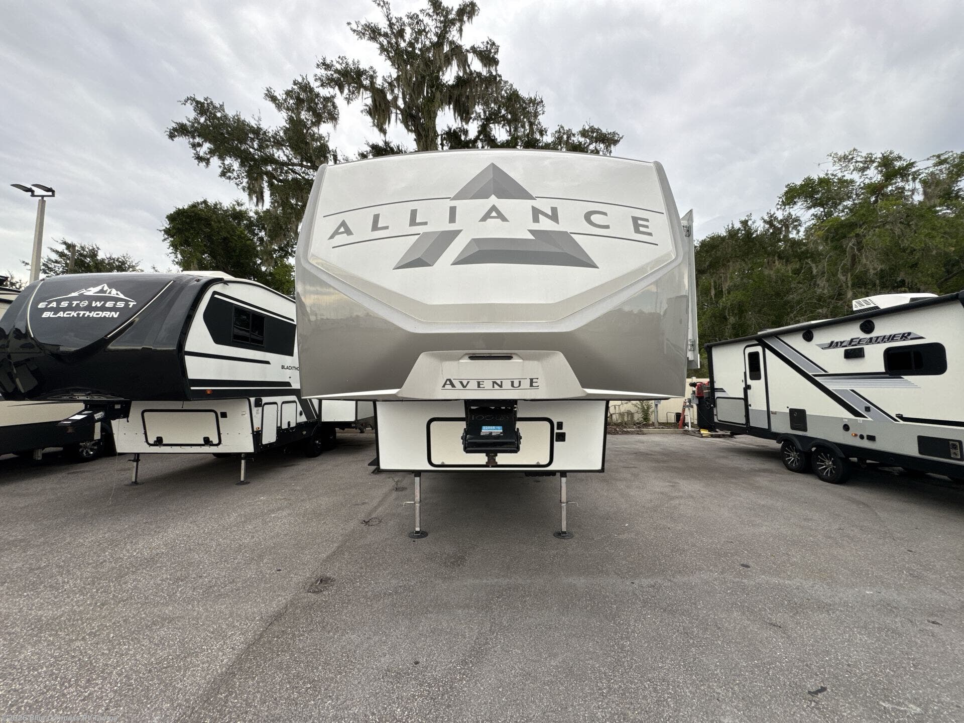 Used 2025 Alliance RV Avenue 32RLS available in Dover, Florida
