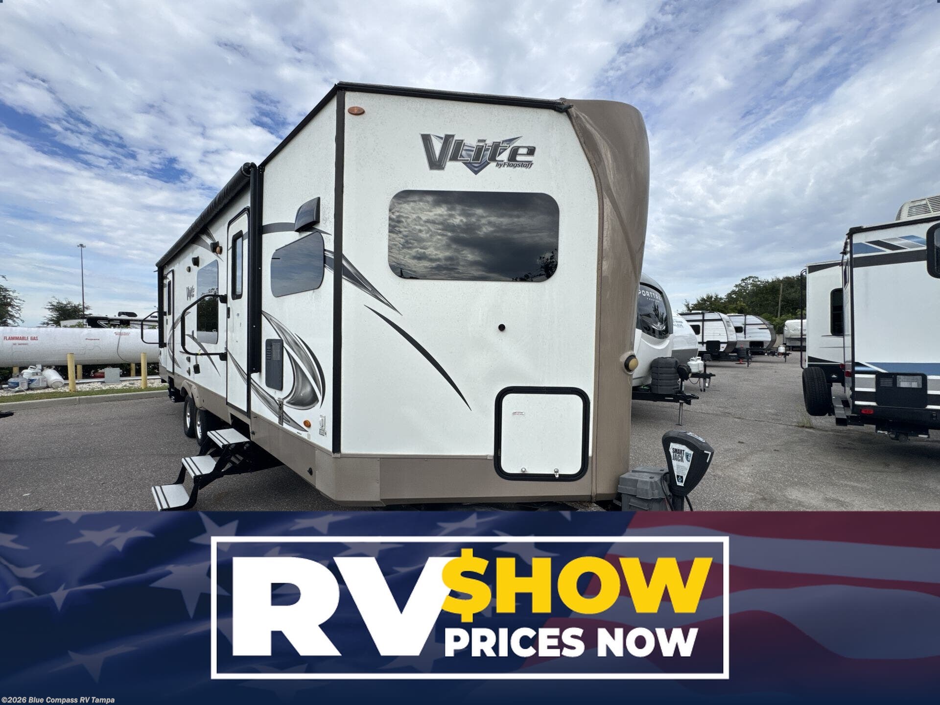 Used 2016  Forest River Flagstaff V-Lite 30WFKSS by Forest River from Blue Compass RV Tampa in Dover, FL