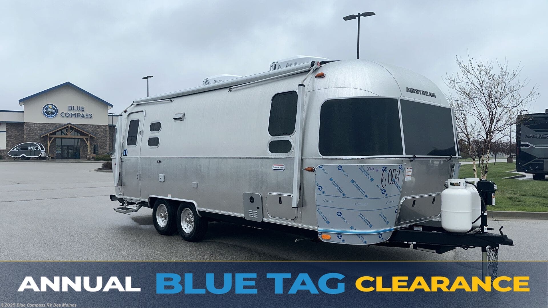 New 2025 Airstream International 25FB Twin available in Altoona, Iowa