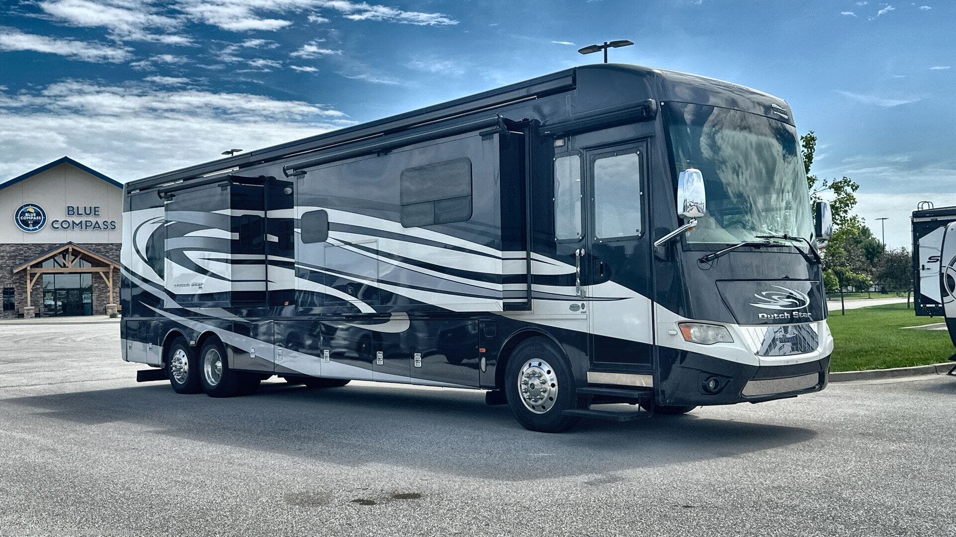Used 2016 Newmar Dutch Star 4369 available in Altoona, Iowa