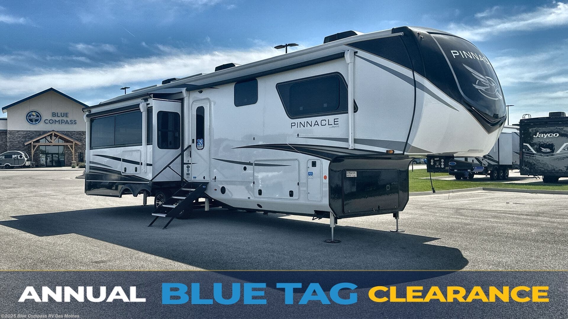 New 2025 Jayco Pinnacle 38KPTS available in Altoona, Iowa