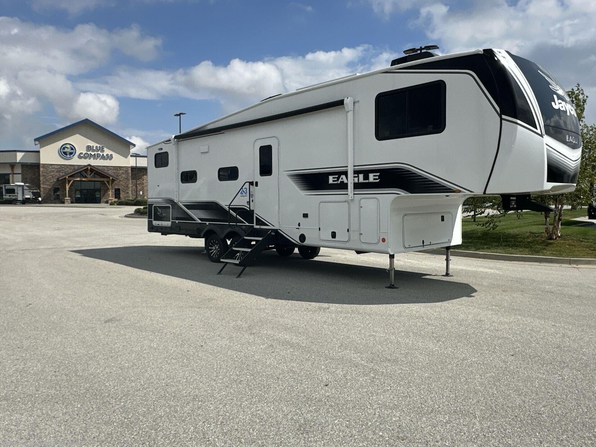 New 2026 Jayco Eagle HT 29DDB available in Altoona, Iowa