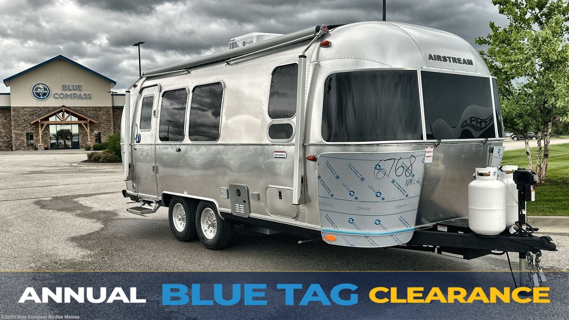 New 2025 Airstream International 23FB available in Altoona, Iowa