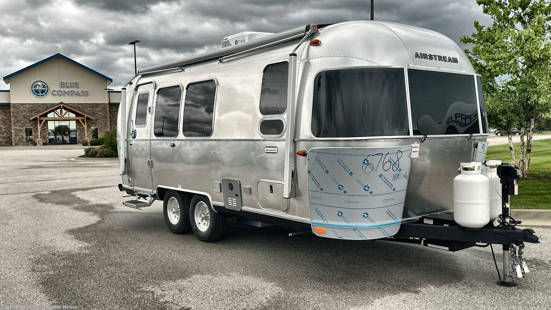 New 2025 Airstream International 23FB available in Altoona, Iowa