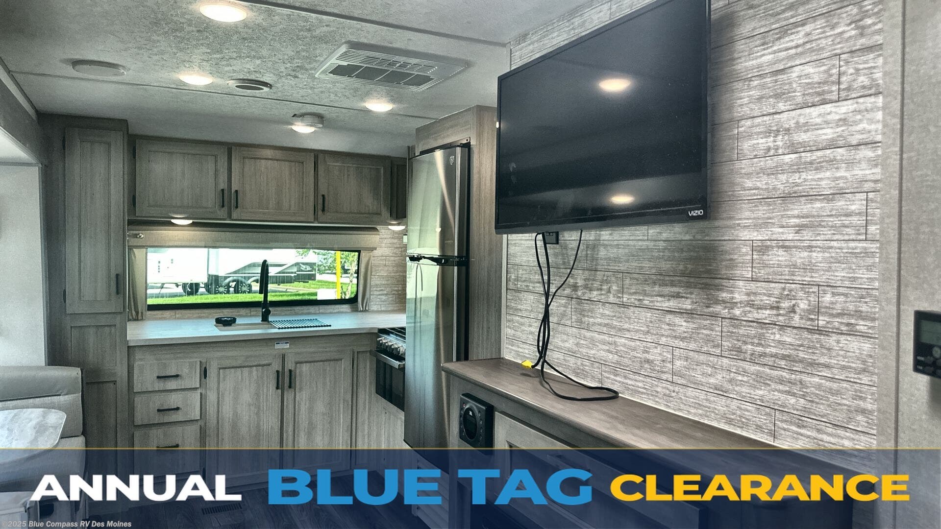 Used 2025 Coachmen Catalina Legacy Edition 263FKDS available in Altoona, Iowa