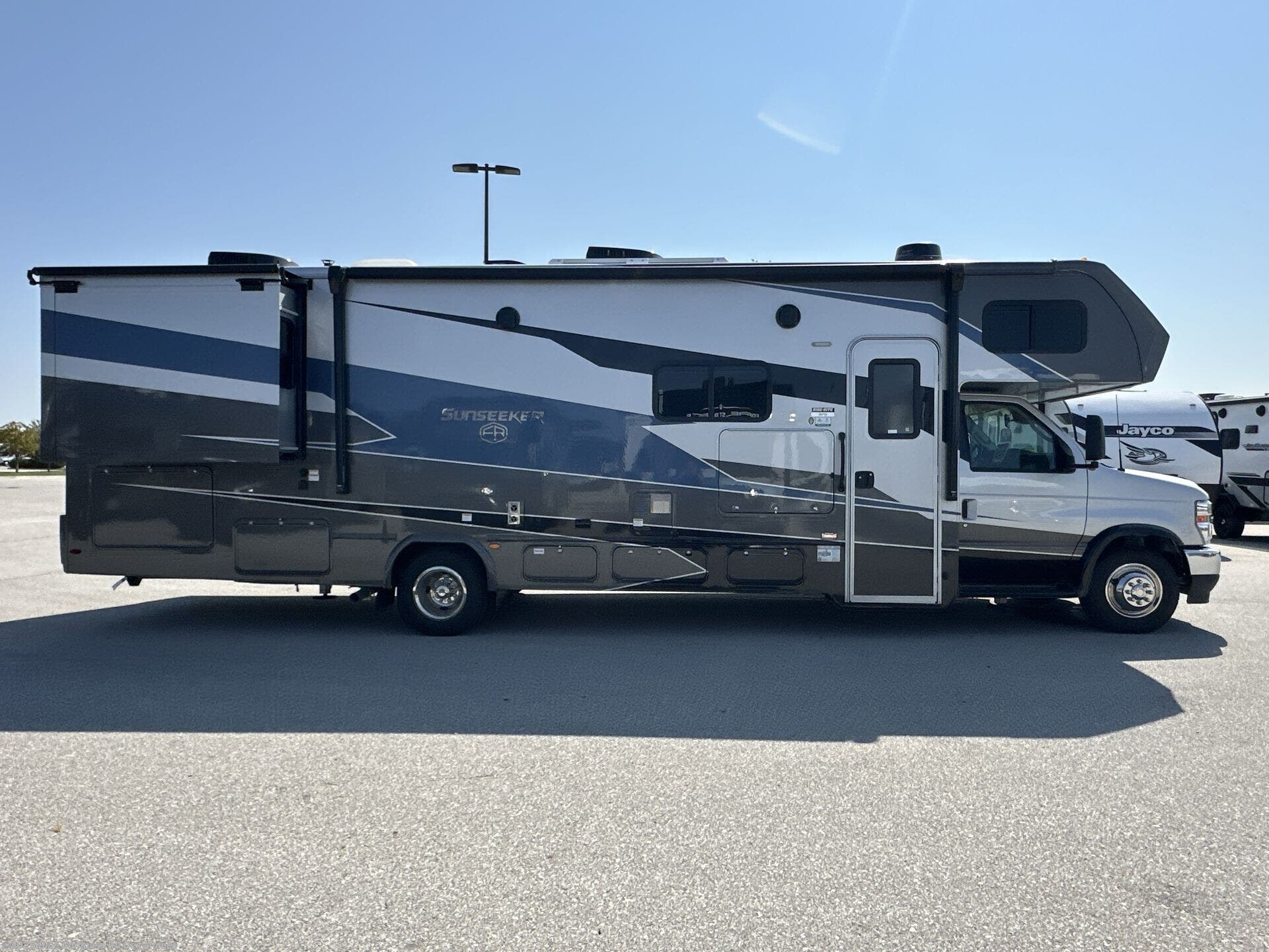 New 2026 Forest River Sunseeker Classic 3010DS available in Altoona, Iowa