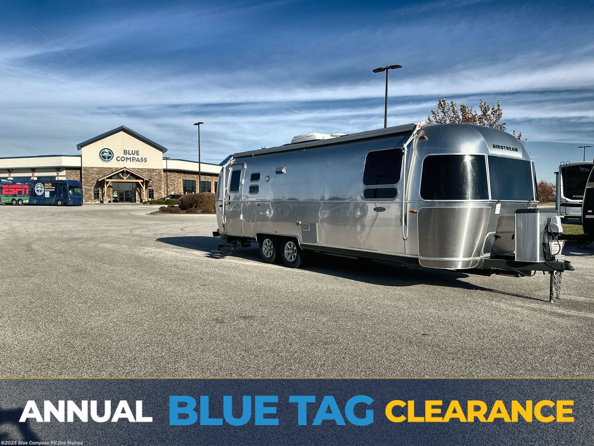Used 2016 Airstream Flying Cloud 27FB available in Altoona, Iowa