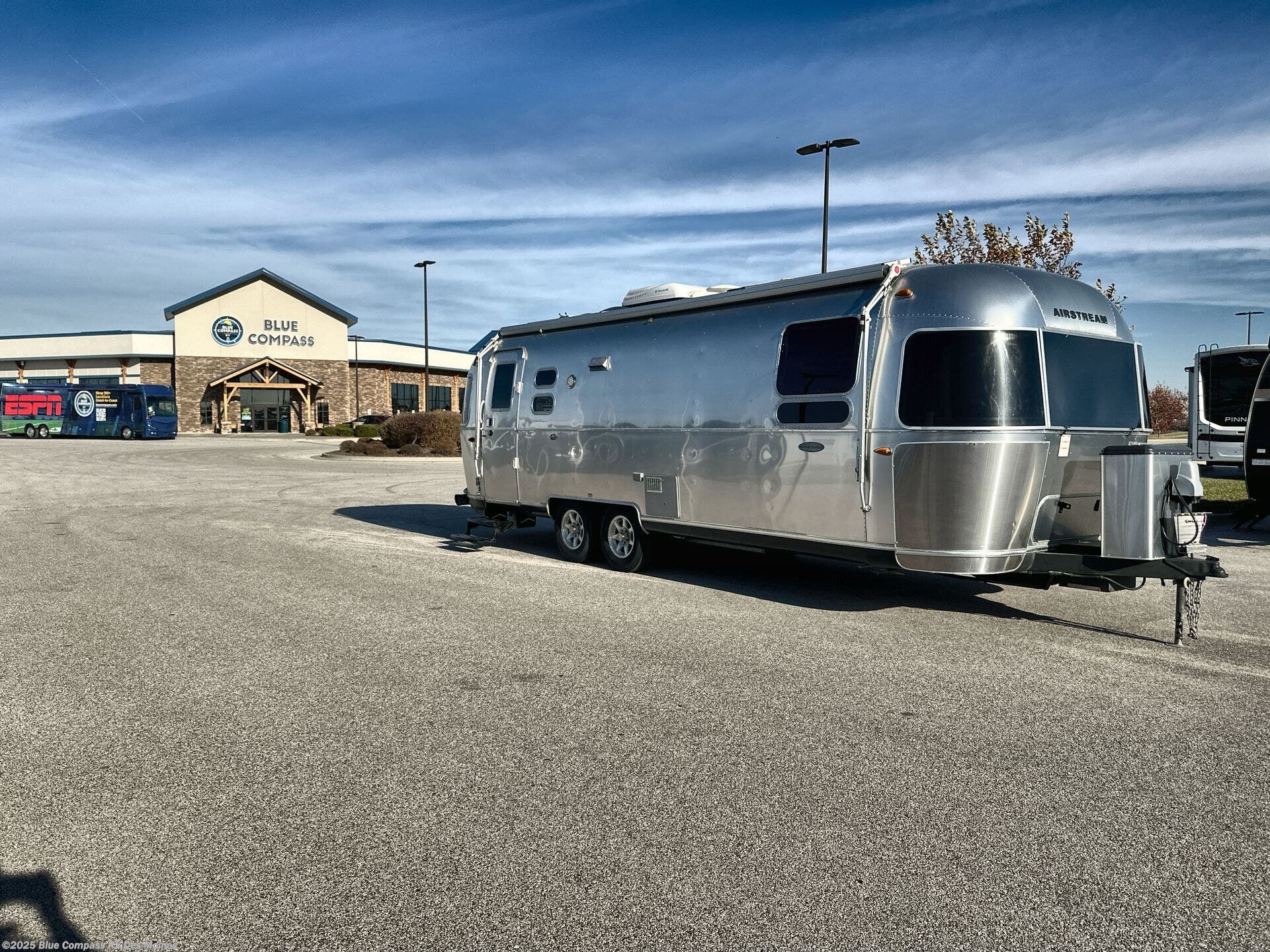 Used 2016 Airstream Flying Cloud 27FB available in Altoona, Iowa