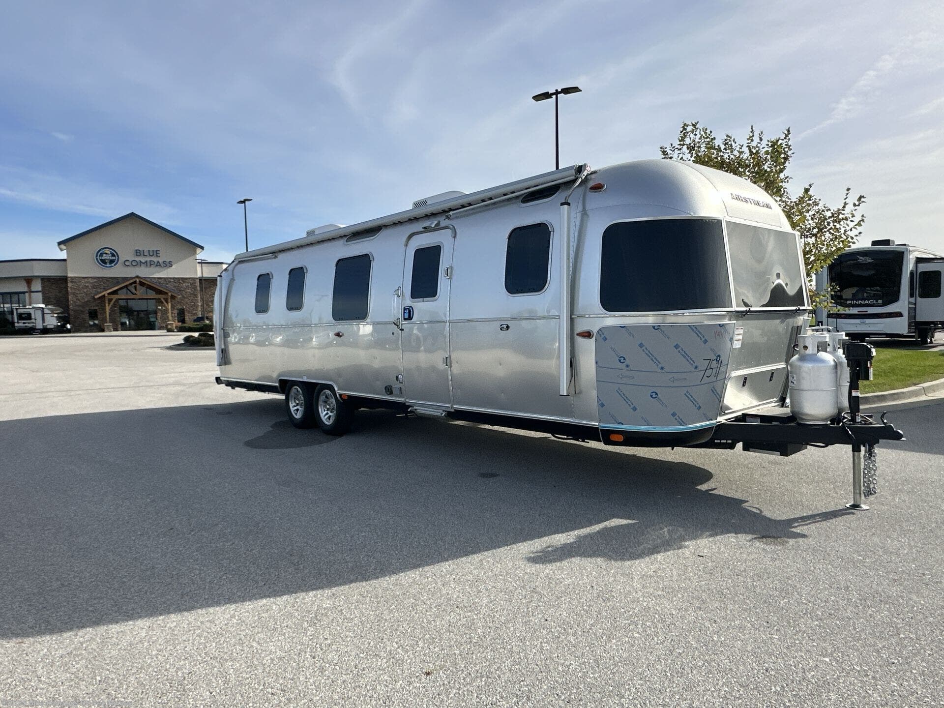New 2026 Airstream Classic 33FB available in Altoona, Iowa
